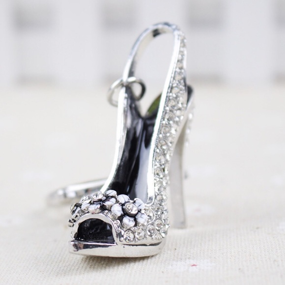 Black & Crystal High Heel Shoe on Silver Keychain - Picture 2 of 8